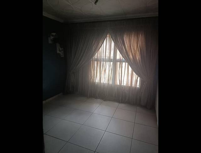 2 BEDROOM APARTMENT FOR SALE IN MEREDALE